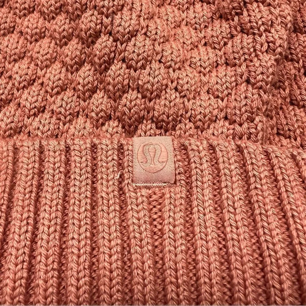 Lululemon Athletica Bubble Knit Pom Beanie Peach Rust Pom-Pom Hat Merino Wool